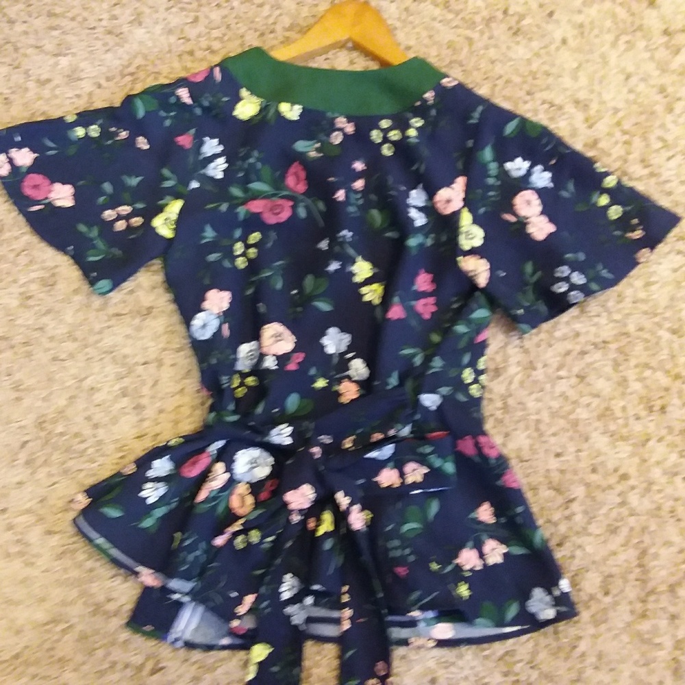 Ann Taylor Women's Wrap Around Top NWT - Picture 4 of 7